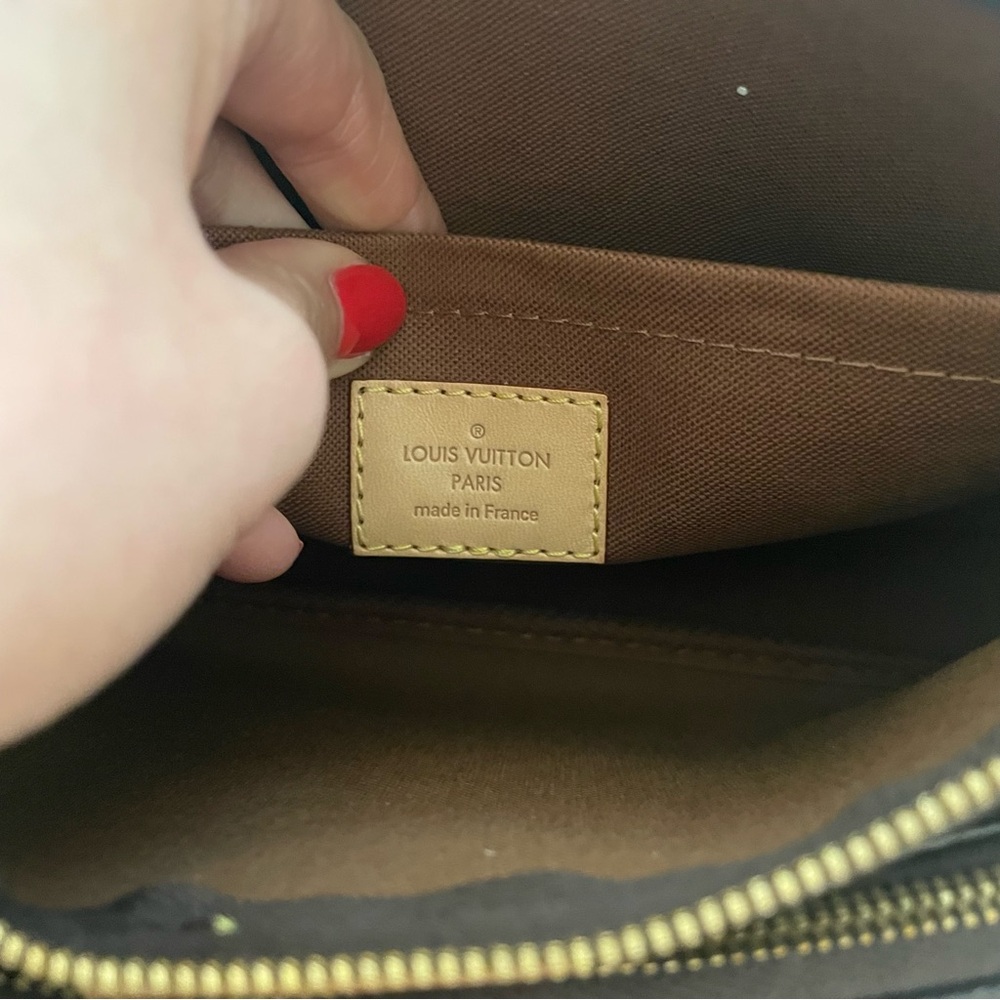 MUST GO LOUIS VUITTON MULTI-POCHETTE! - Picture 2 of 11